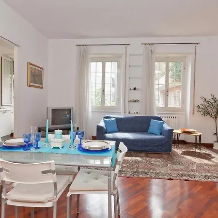 Pateras Flower-rental In ローマ