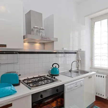 Pateras Flower-rental In アパート